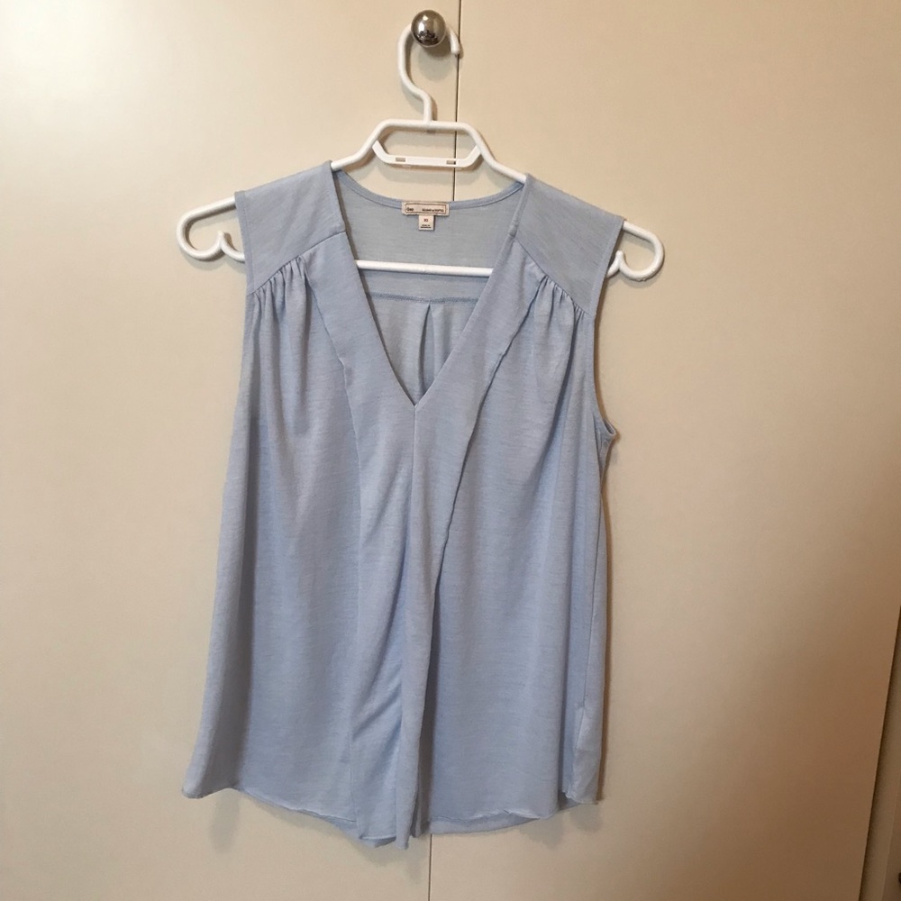 ⭐️4/$20⭐️ Gap Tank XS